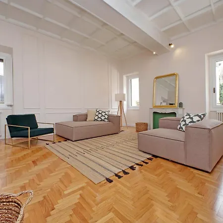 Apartman Ych-casa Bella- Luxury Near Piazza Venezia *